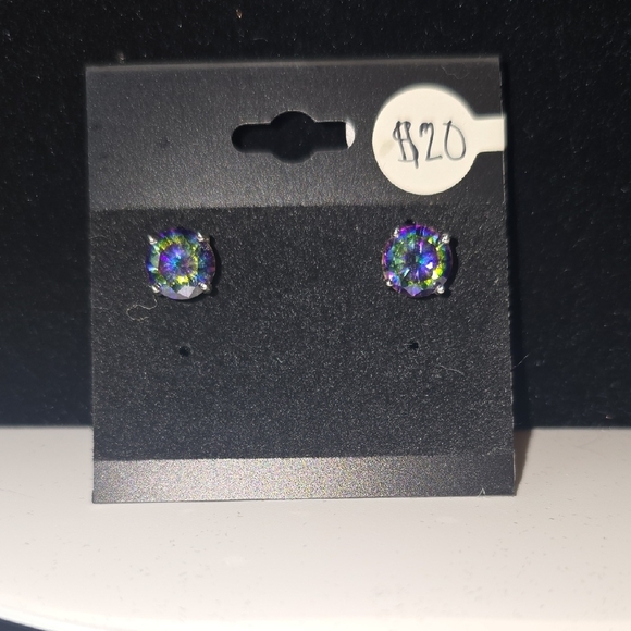 Jewelry - Iridescent Stud Earrings